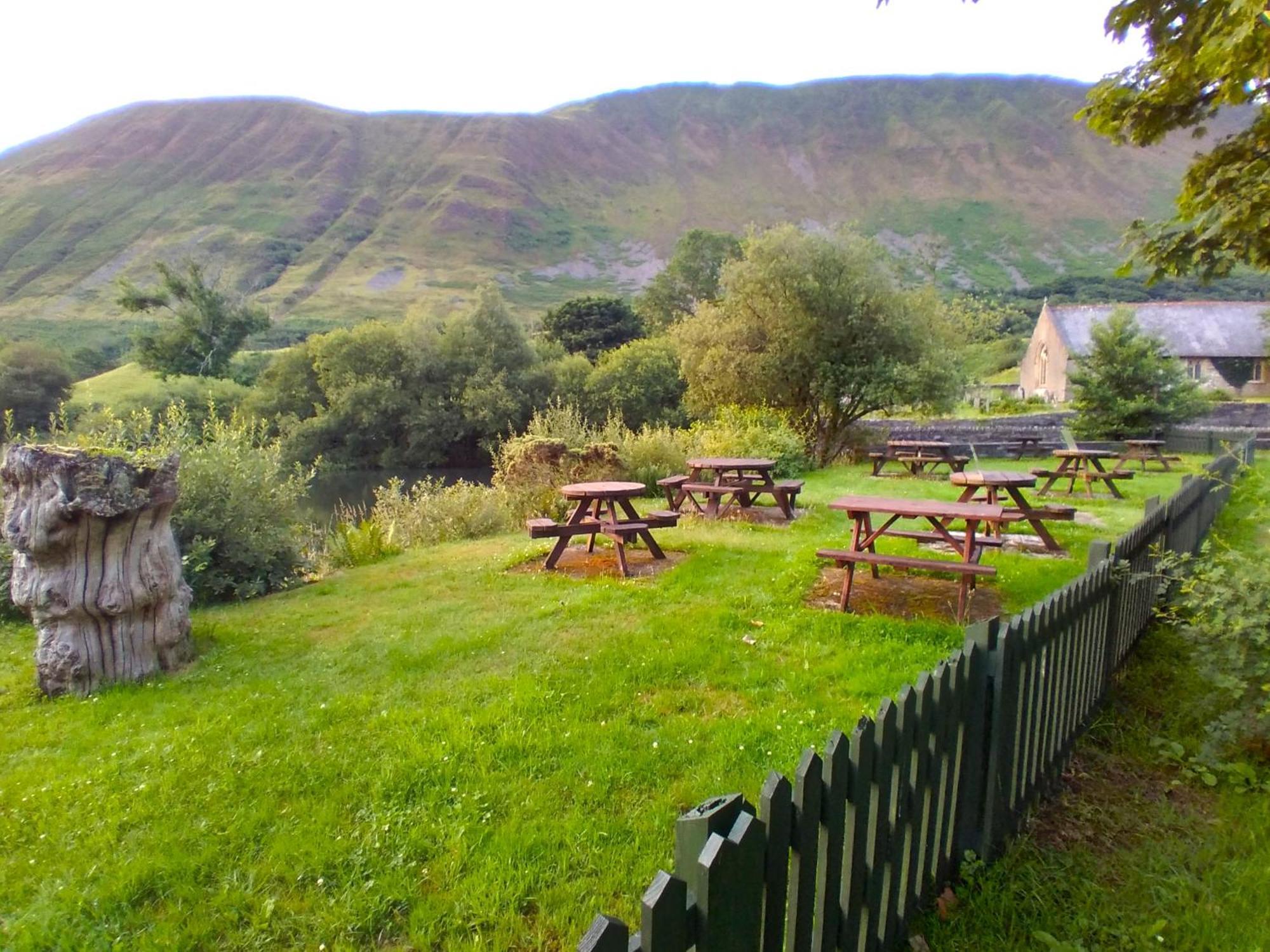 佩尼邦特住宿加早餐旅馆 Tal-y-llyn 外观 照片